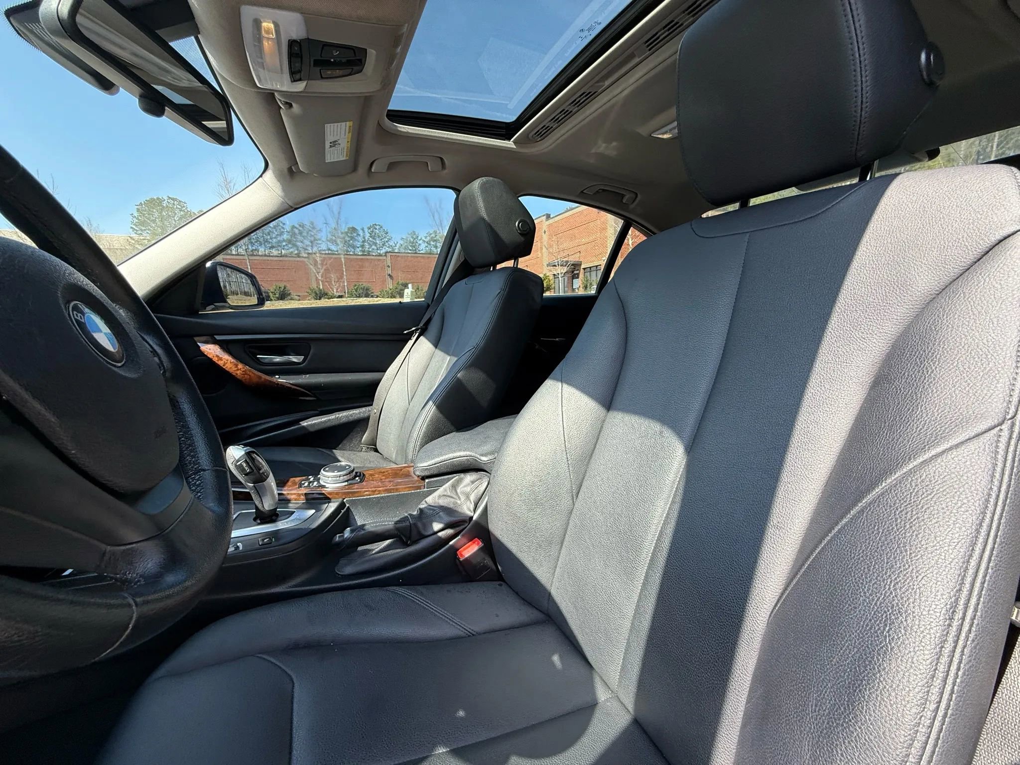 Used 2015 BMW 320i Sedan RWD image 12