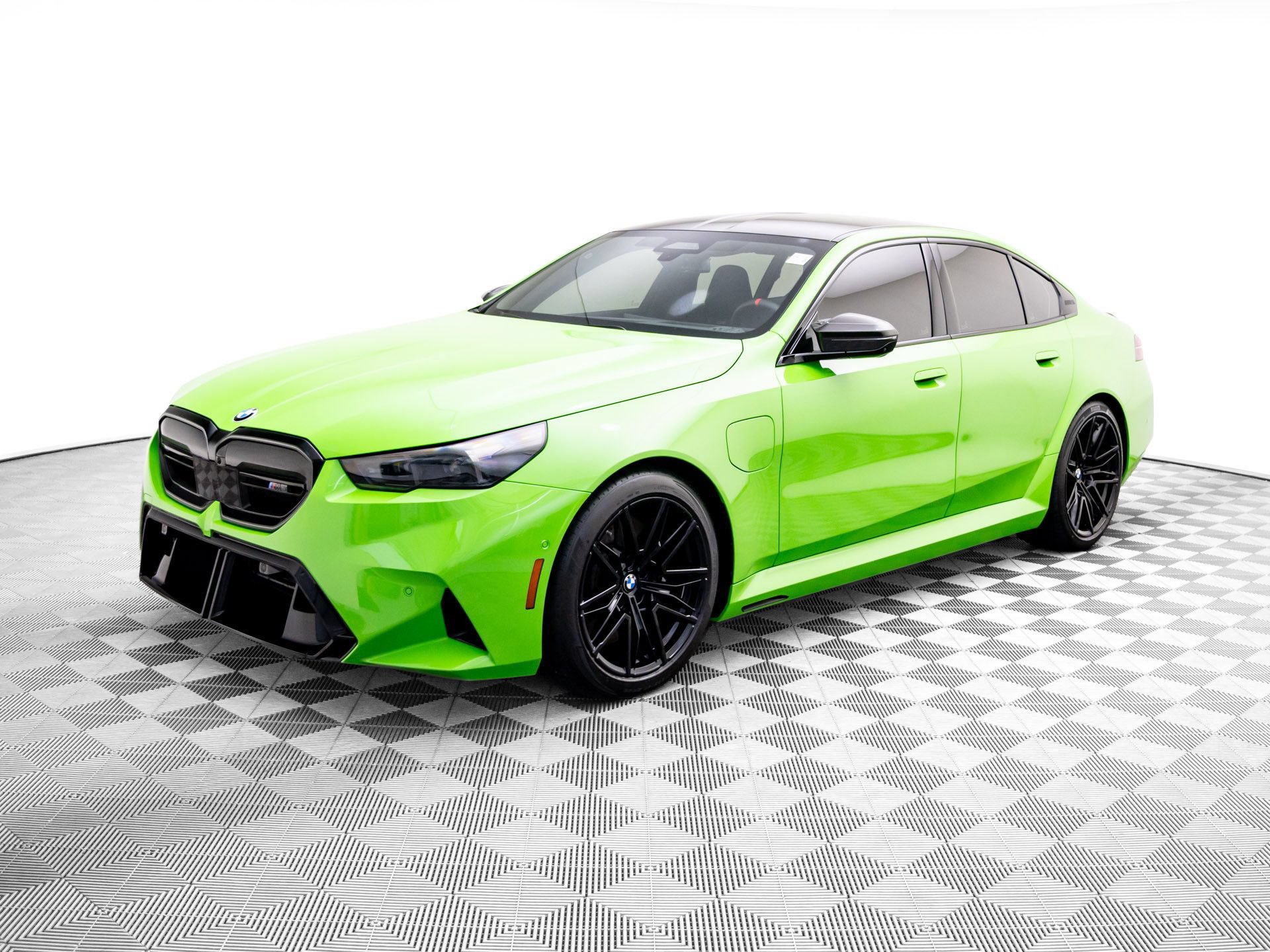 Used 2026 BMW M5 w/ Carbon Package AWD/4WD image 1
