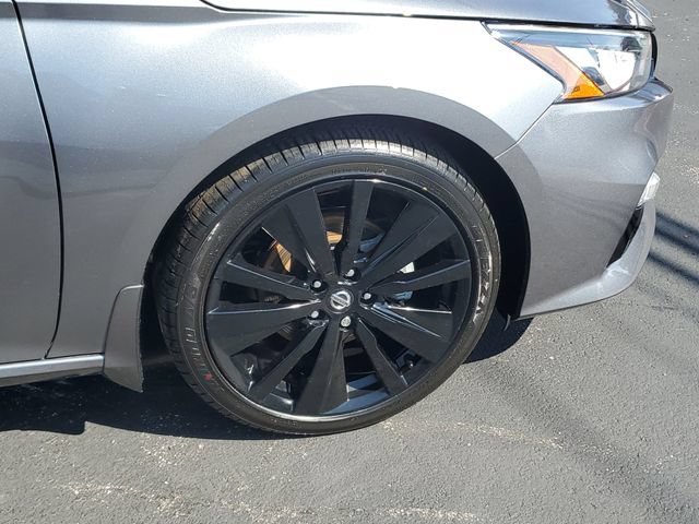 Certified 2022 Nissan Altima 2.5 SR w/ Midnight Edition Package FWD image 6