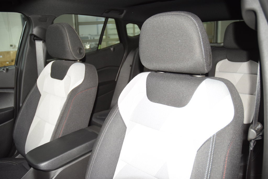 New 2026 Chevrolet Trax RS w/ Sunroof Package FWD image 38