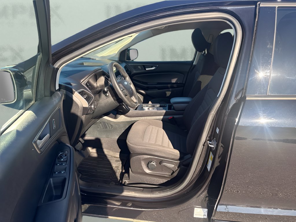 Used 2024 Ford Edge SE w/ Black Appearance Package AWD/4WD image 10