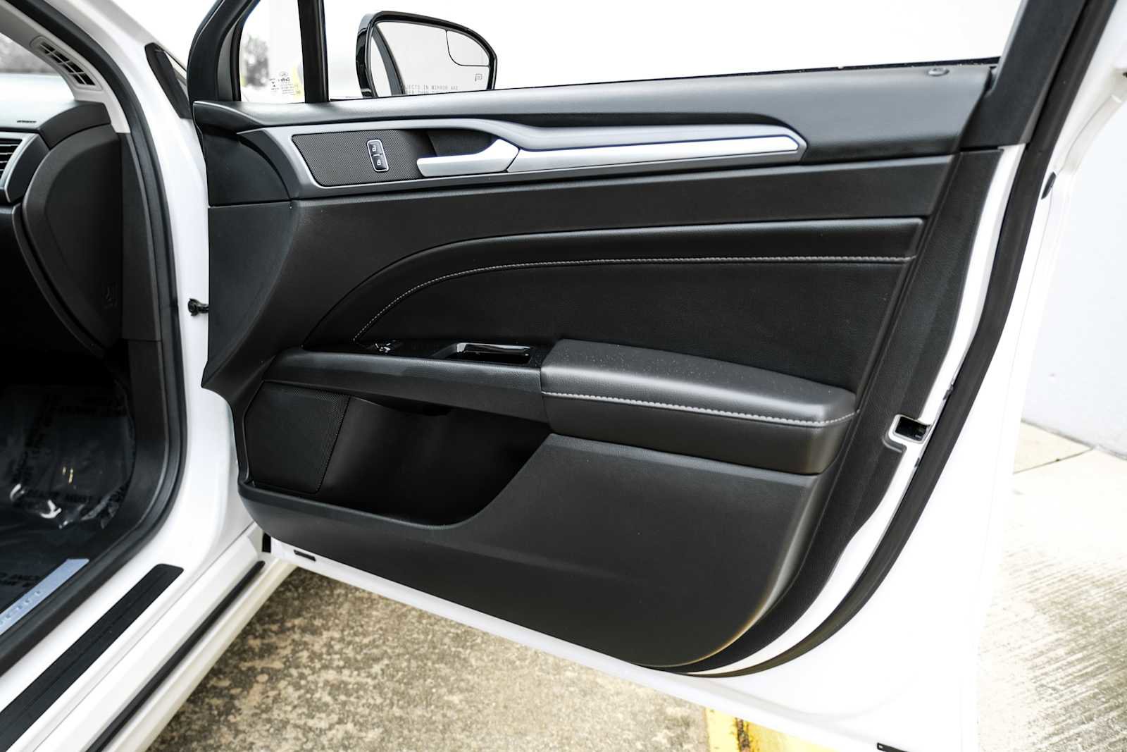 Used 2014 Ford Fusion Energi Titanium image 43