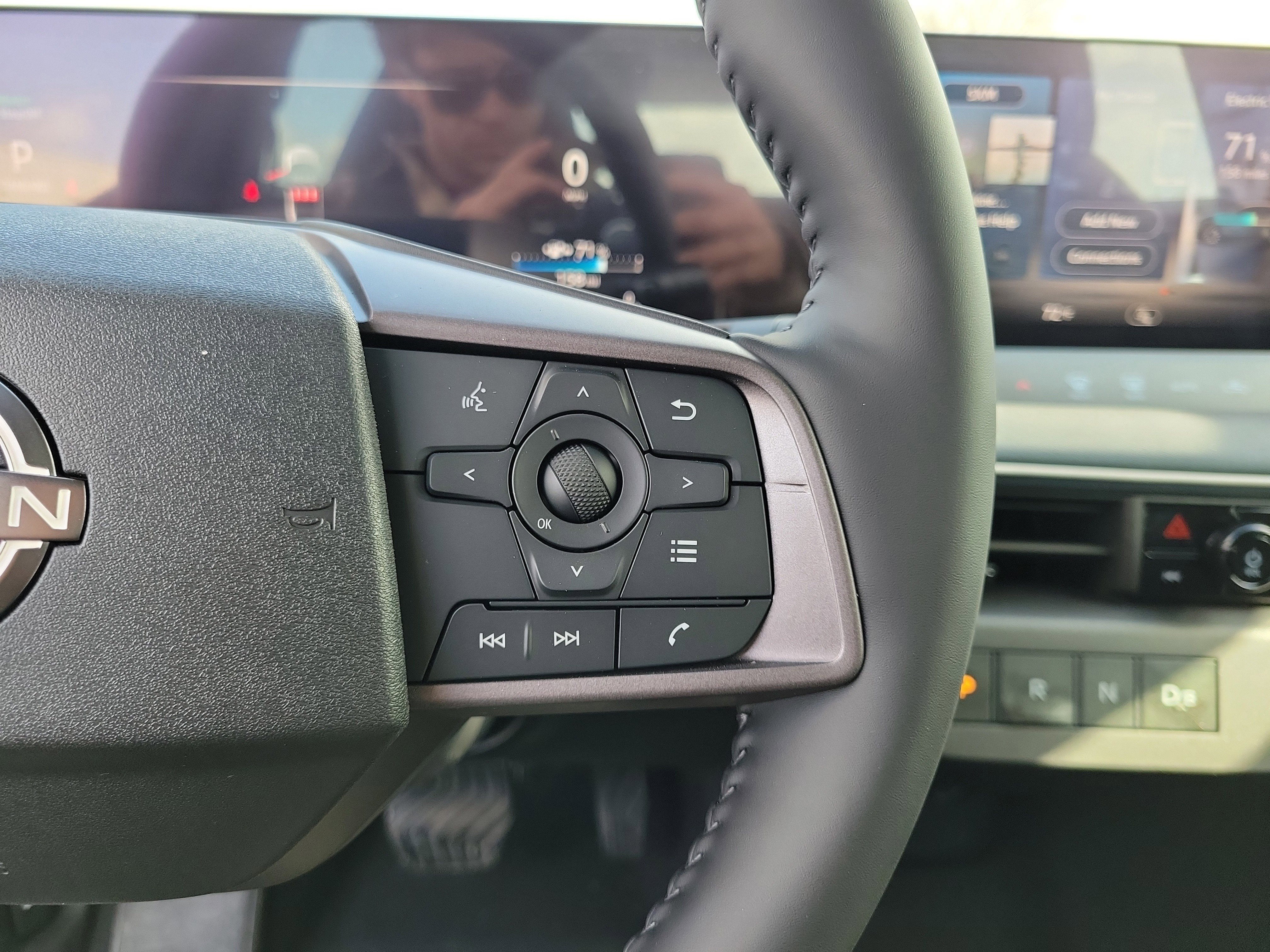New 2026 Nissan Leaf w/ Floor Mat Package (S+) FWD image 24