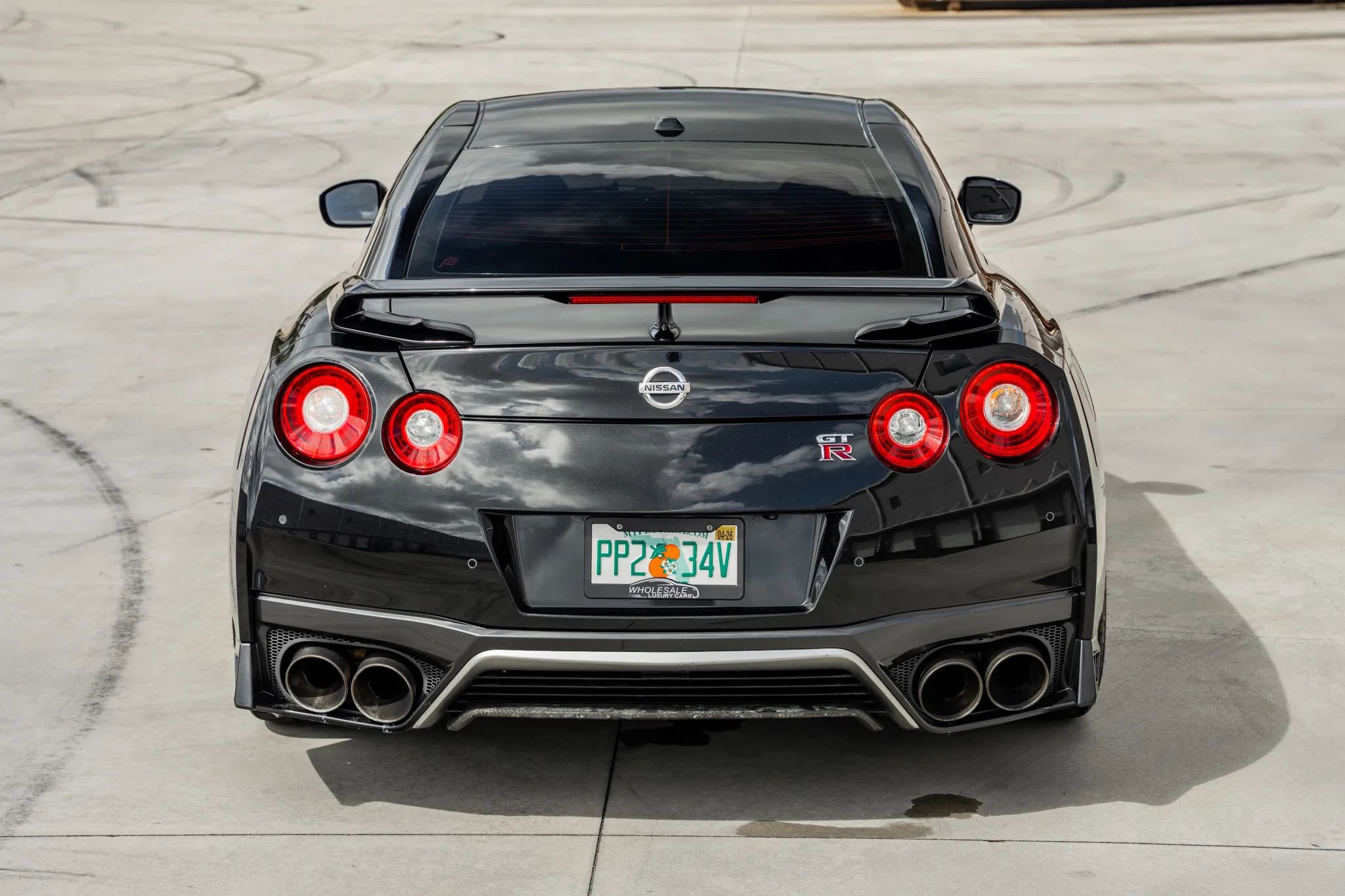 Used 2017 Nissan GT-R Premium image 6
