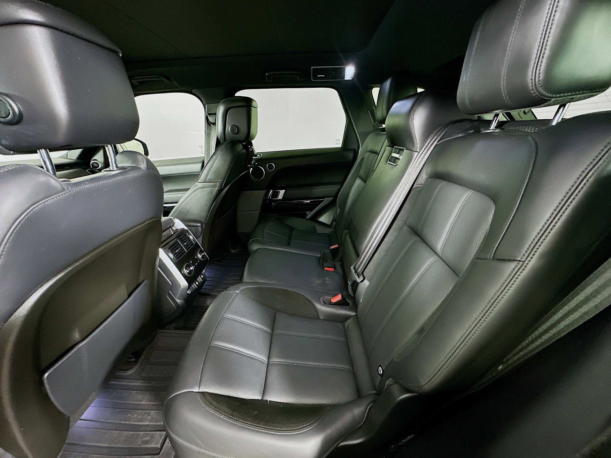 Used 2021 Land Rover Range Rover Sport HST image 33