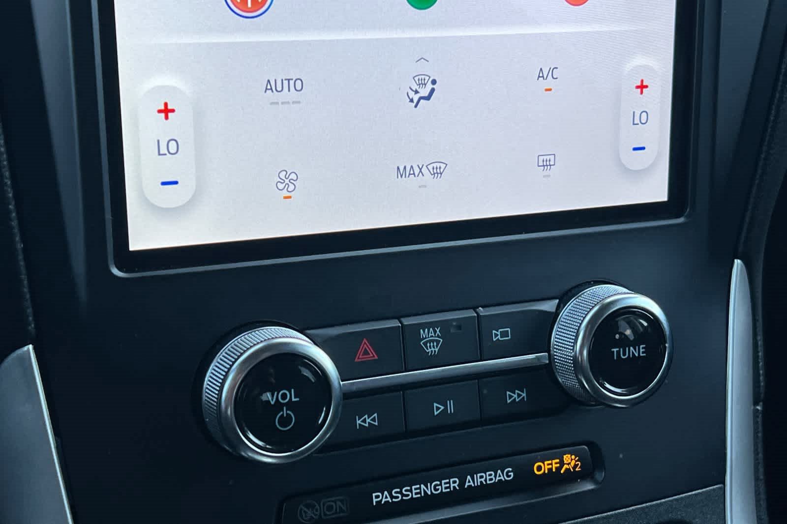 Certified 2024 Ford Edge SE w/ Black Appearance Package image 21