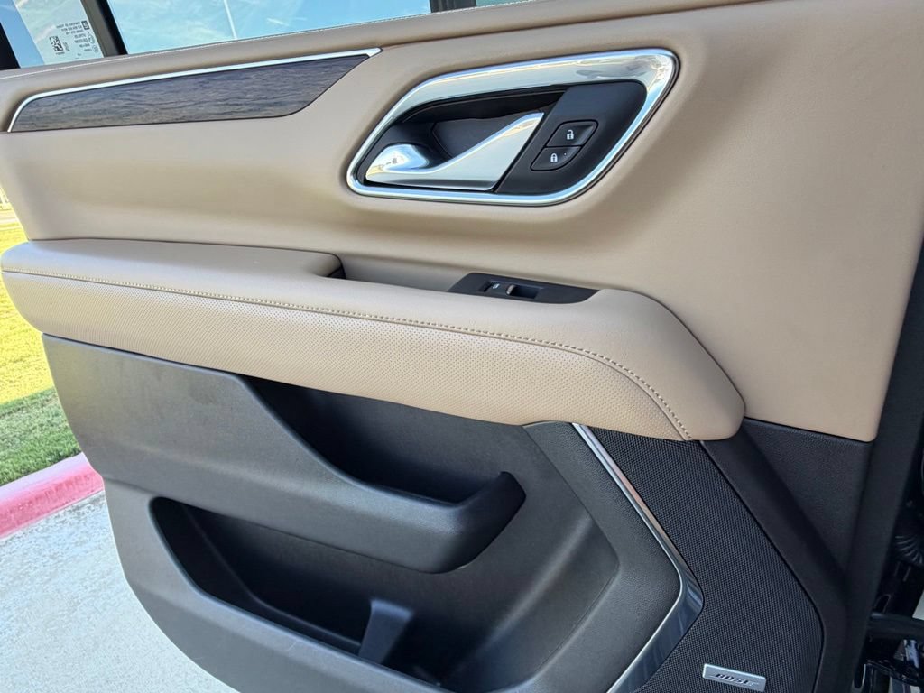 Used 2023 Chevrolet Suburban Premier AWD/4WD image 23