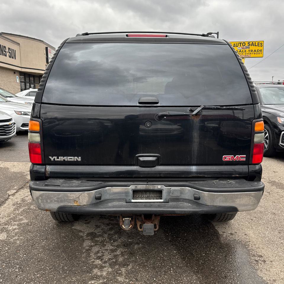 Used 2005 GMC Yukon SLT w/ SLT Preferred Equipment Group AWD/4WD image 14