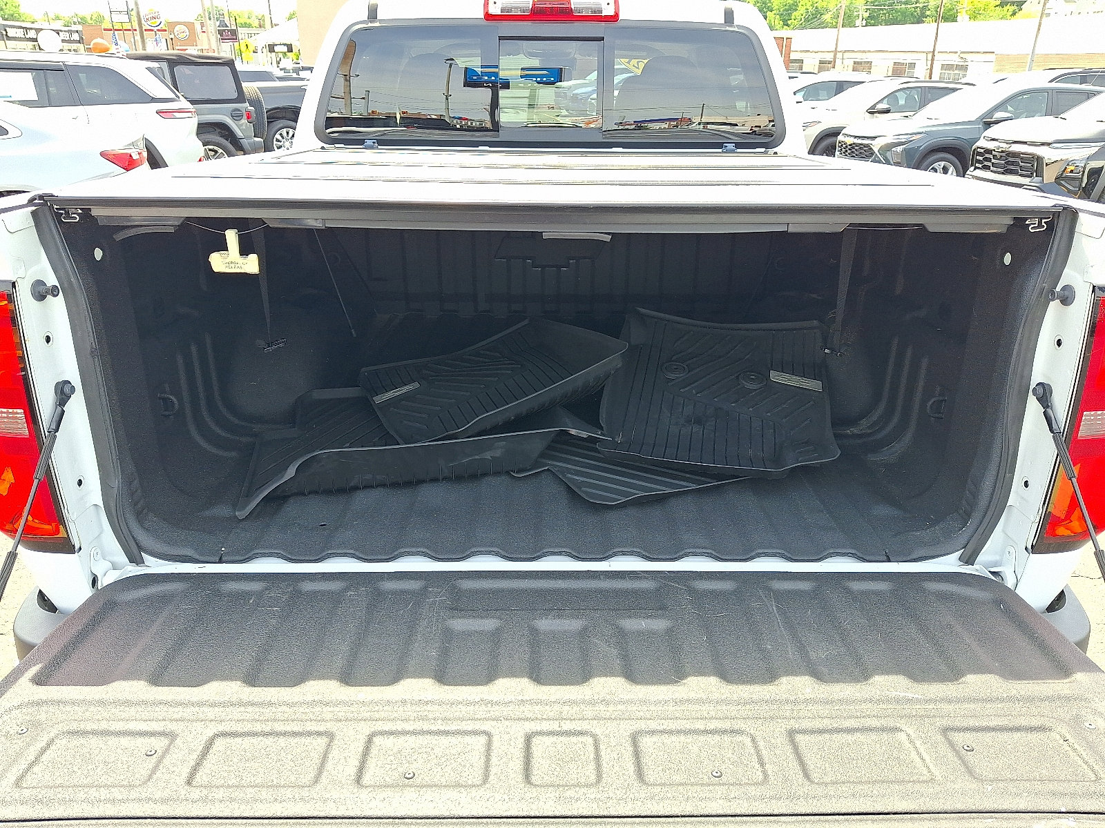 Used 2021 Chevrolet Colorado Z71 w/ Safety Package AWD/4WD image 28