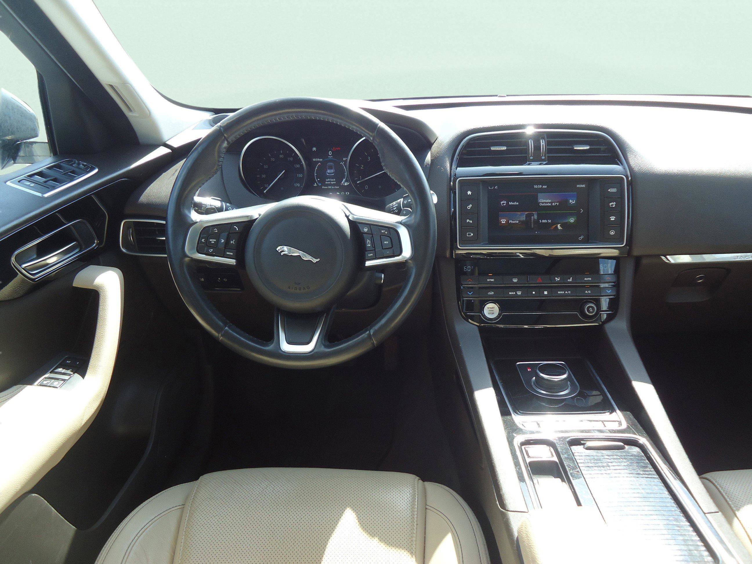 Used 2018 Jaguar F-PACE Prestige image 12