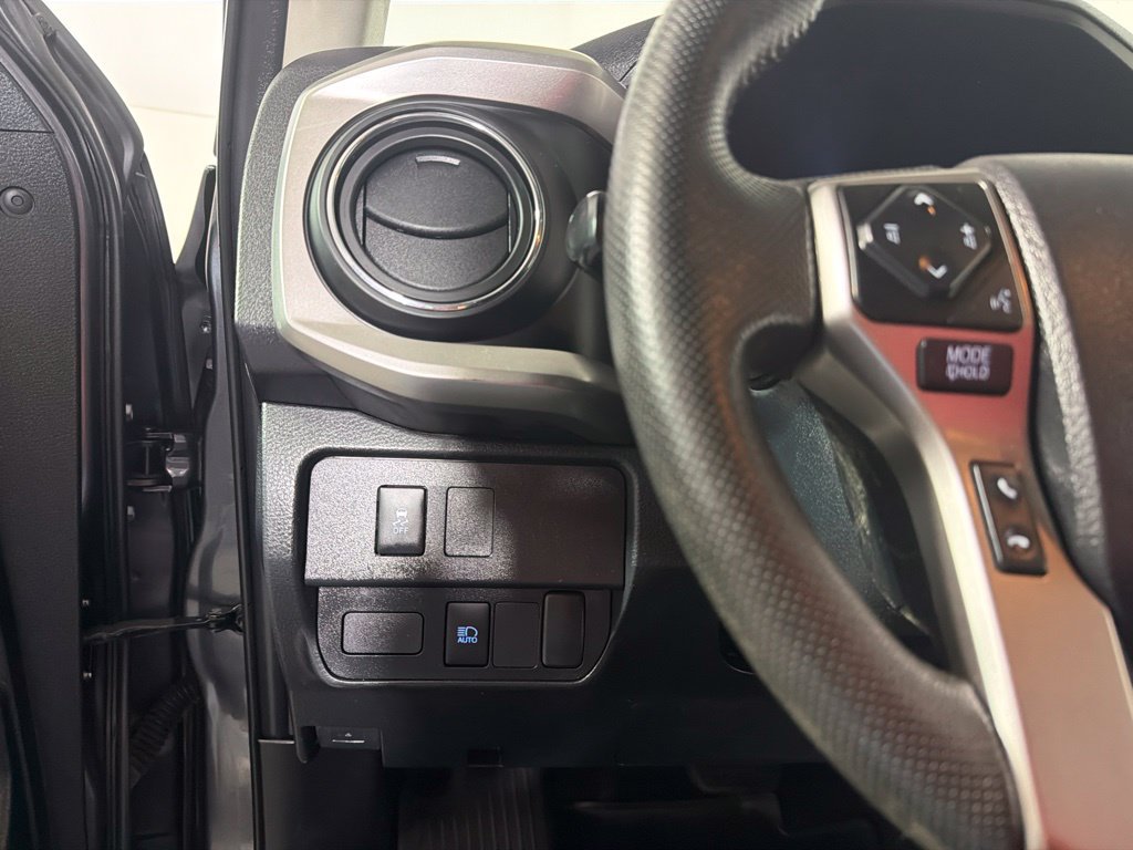 Used 2022 Toyota Tacoma SR5 AWD/4WD image 14