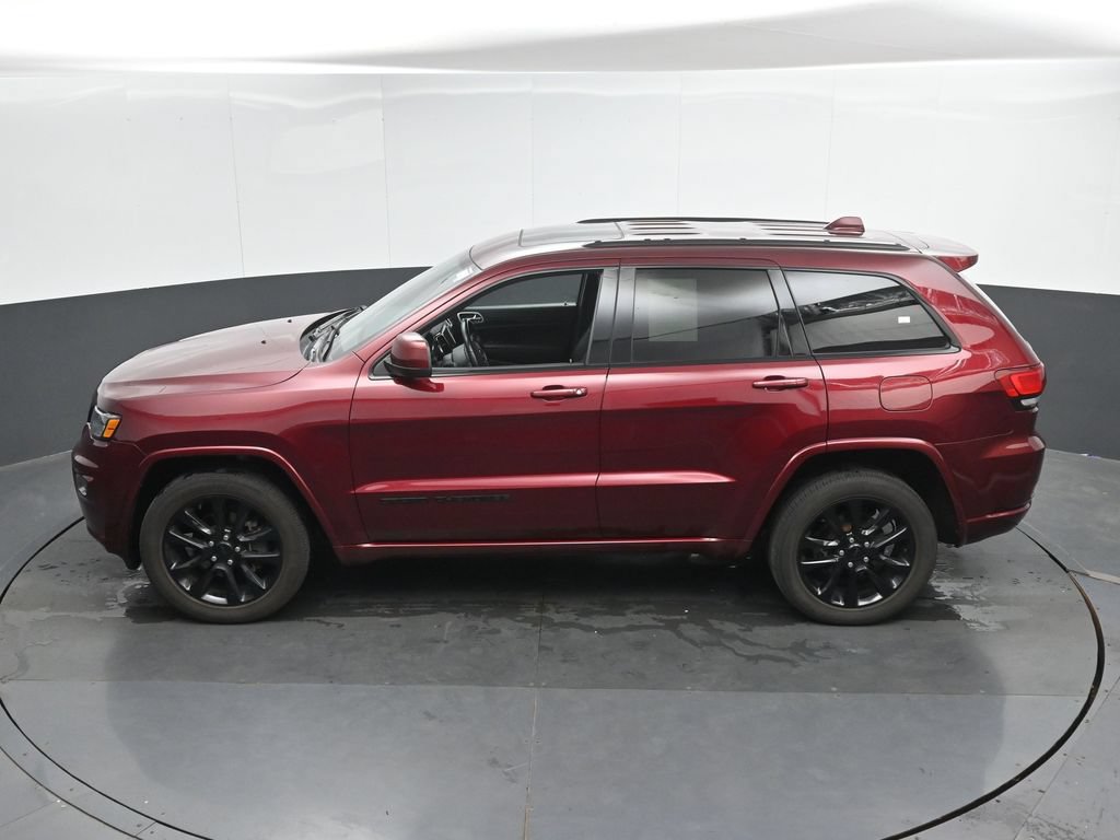 Used 2020 Jeep Grand Cherokee Altitude AWD/4WD image 38