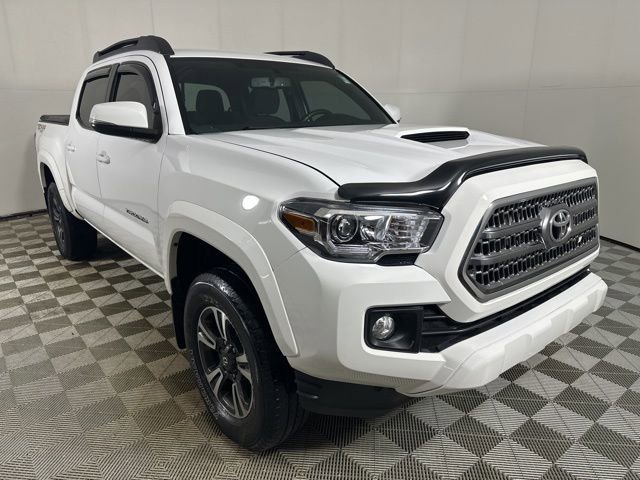 Used 2016 Toyota Tacoma TRD Sport AWD/4WD image 1