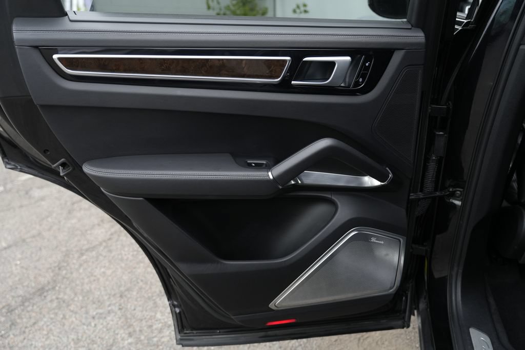 Used 2019 Porsche Cayenne Turbo AWD/4WD image 28