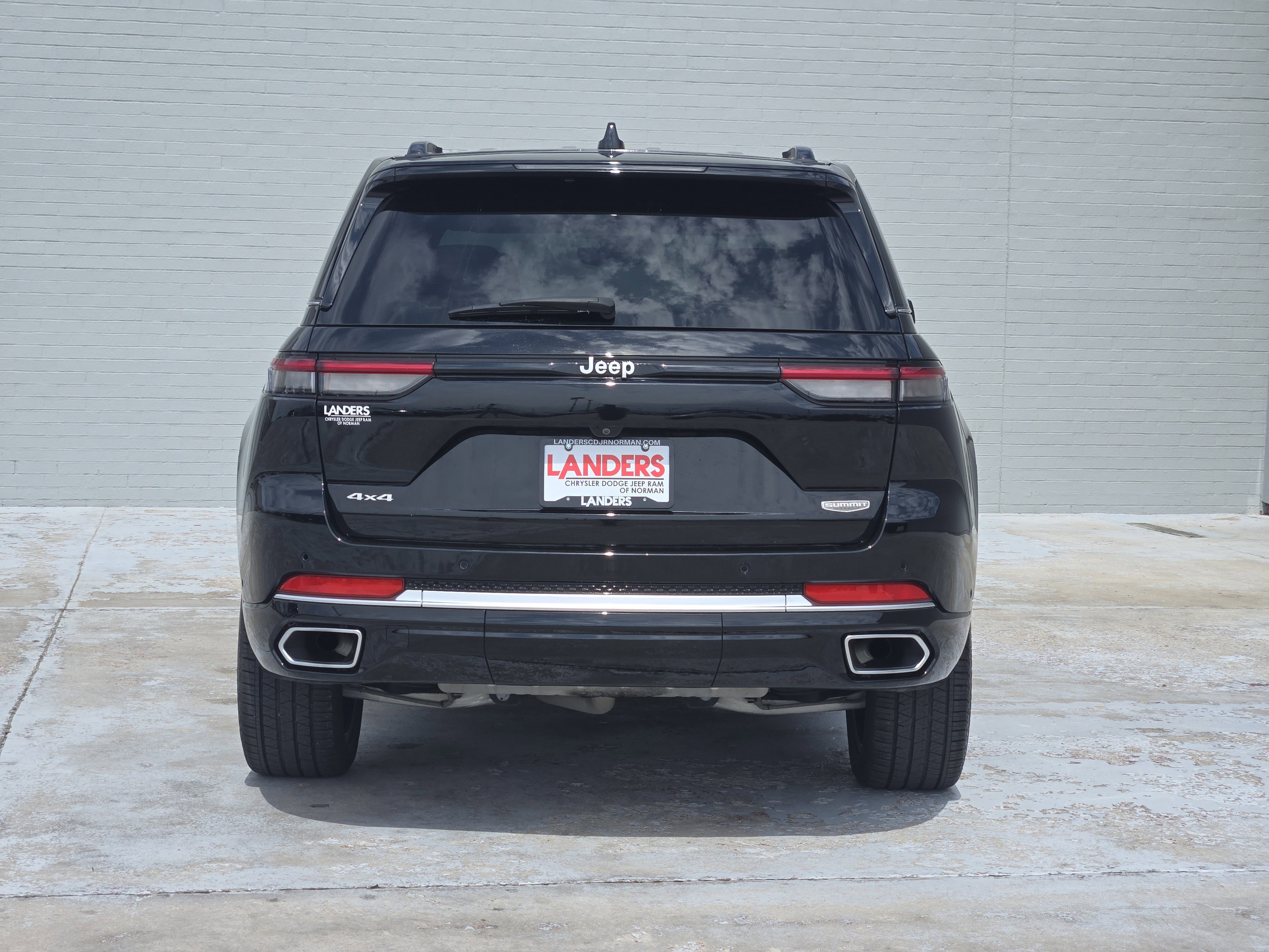 Used 2024 Jeep Grand Cherokee Summit AWD/4WD image 7