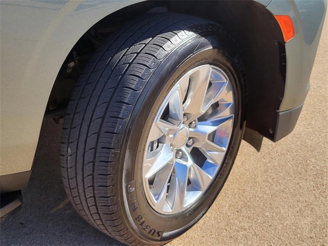 Used 2023 Chevrolet Suburban Premier image 5