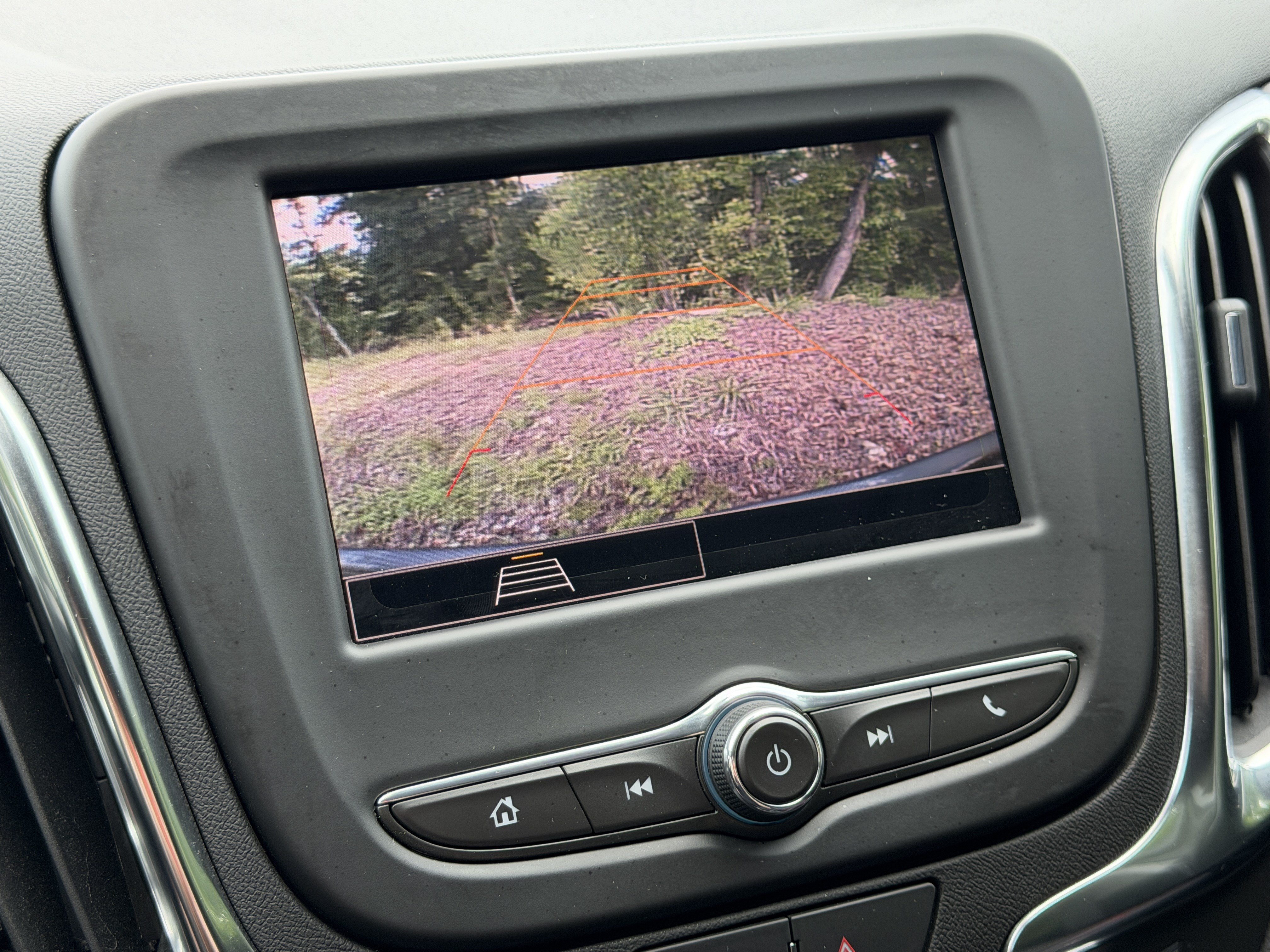 Used 2024 Chevrolet Equinox LT FWD image 40