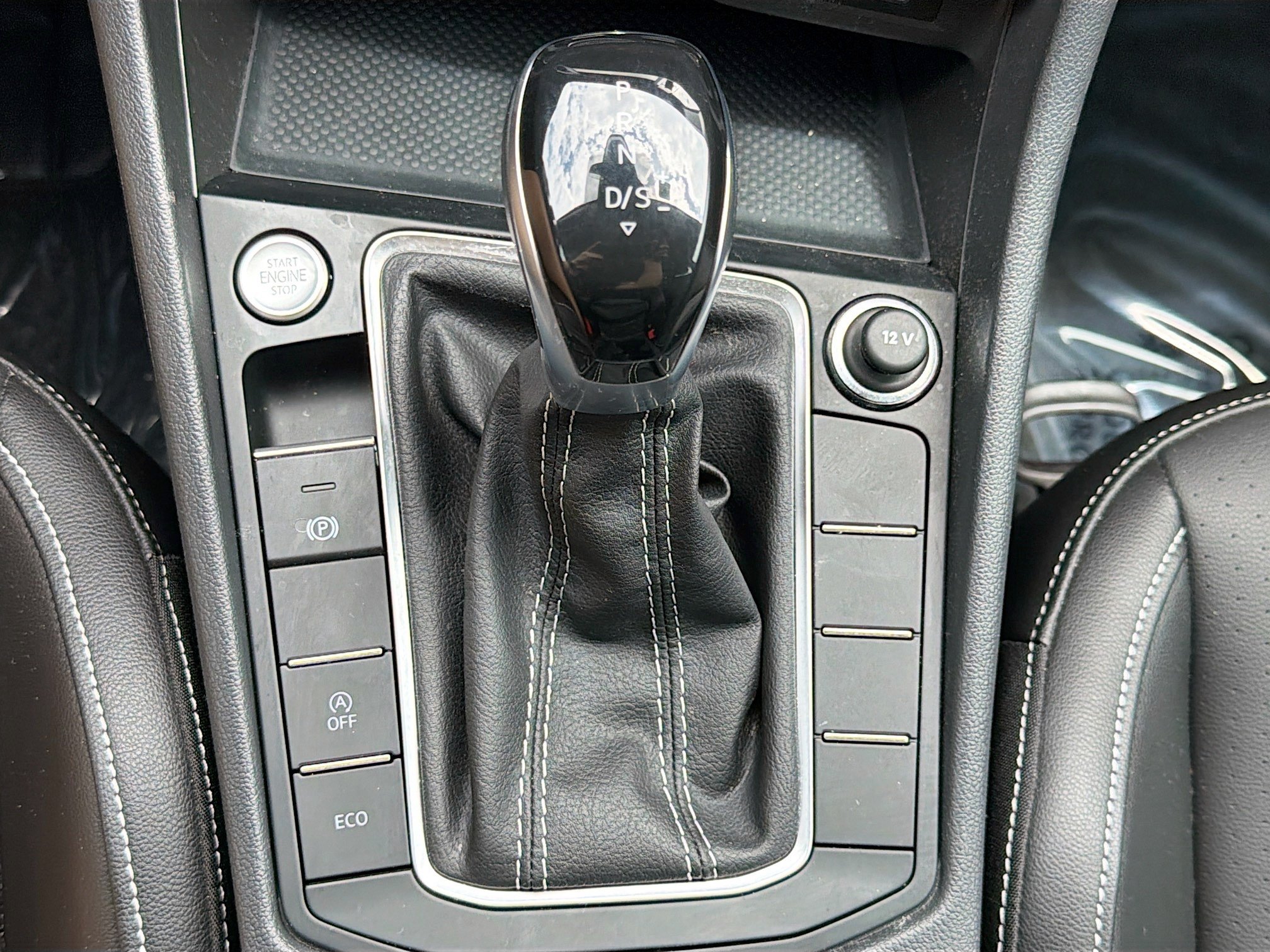 Used 2022 Volkswagen Jetta SE FWD image 25