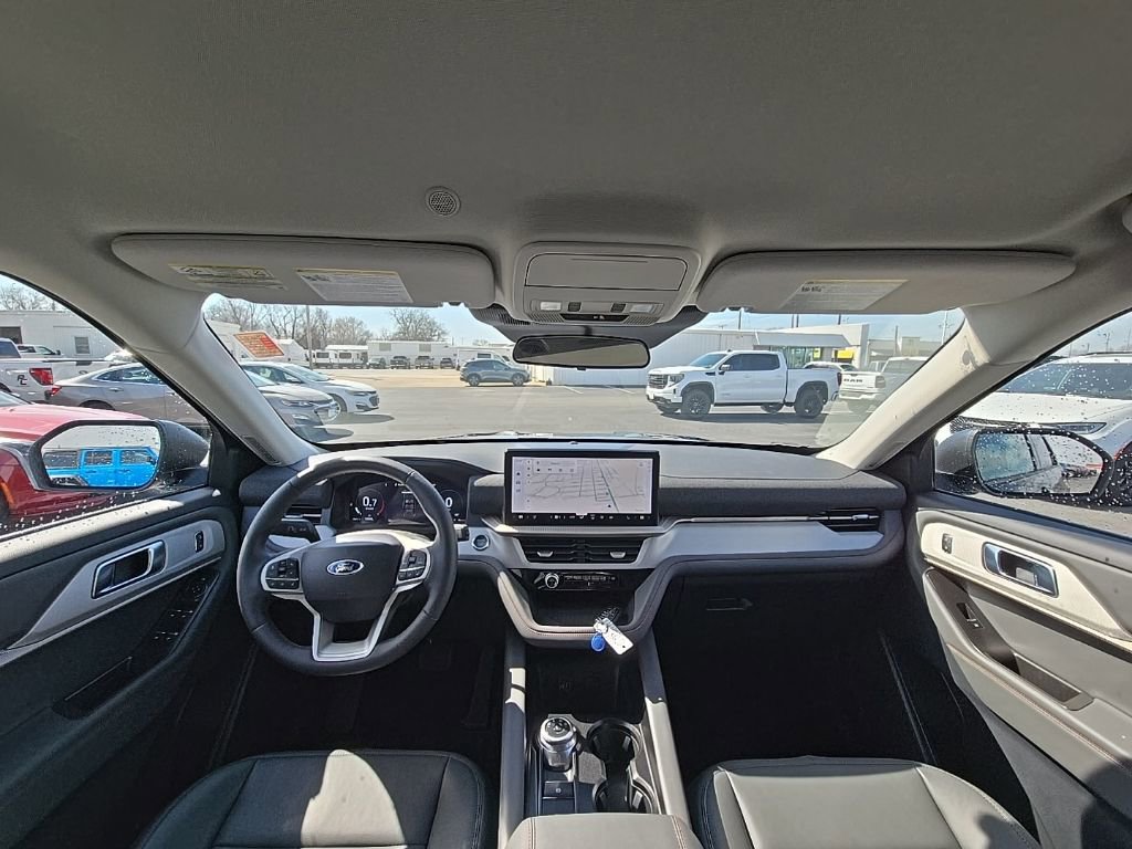 New 2026 Ford Explorer Active w/ Active Comfort Package image 2