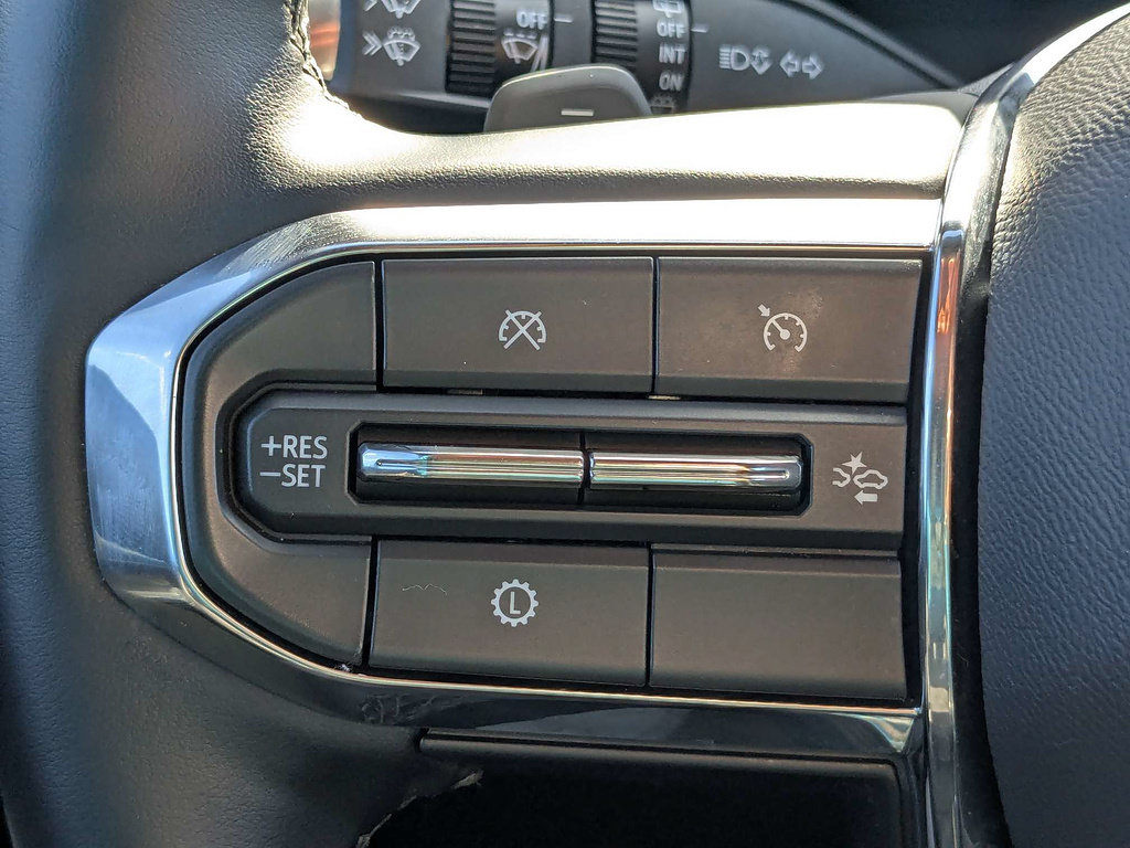 Used 2025 GMC Acadia Elevation FWD image 26