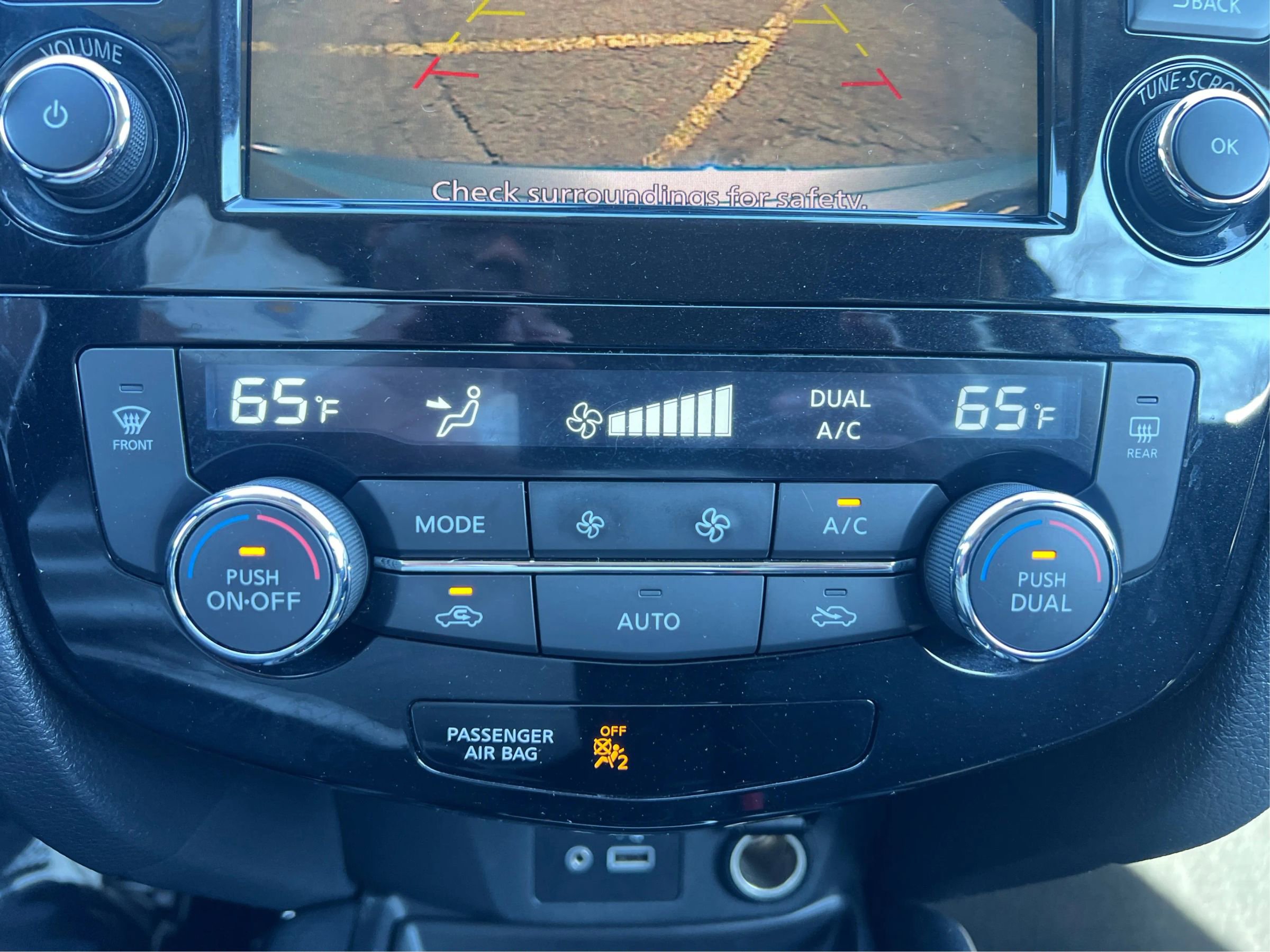 Used 2019 Nissan Rogue SV image 26