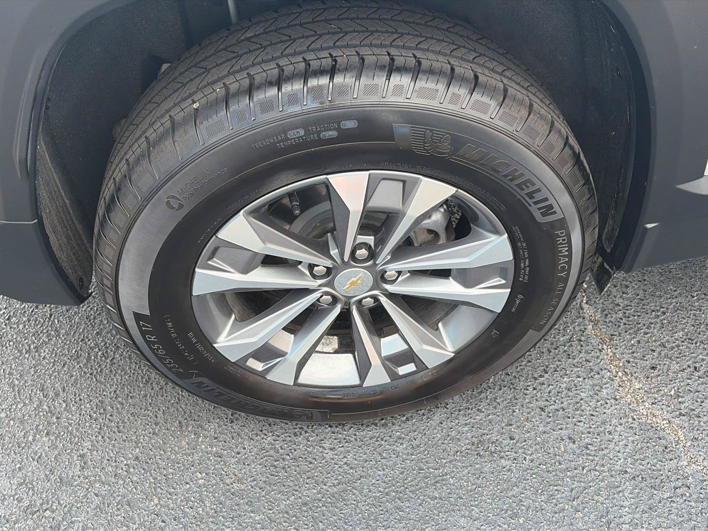 Used 2026 Chevrolet Equinox LT AWD/4WD image 32