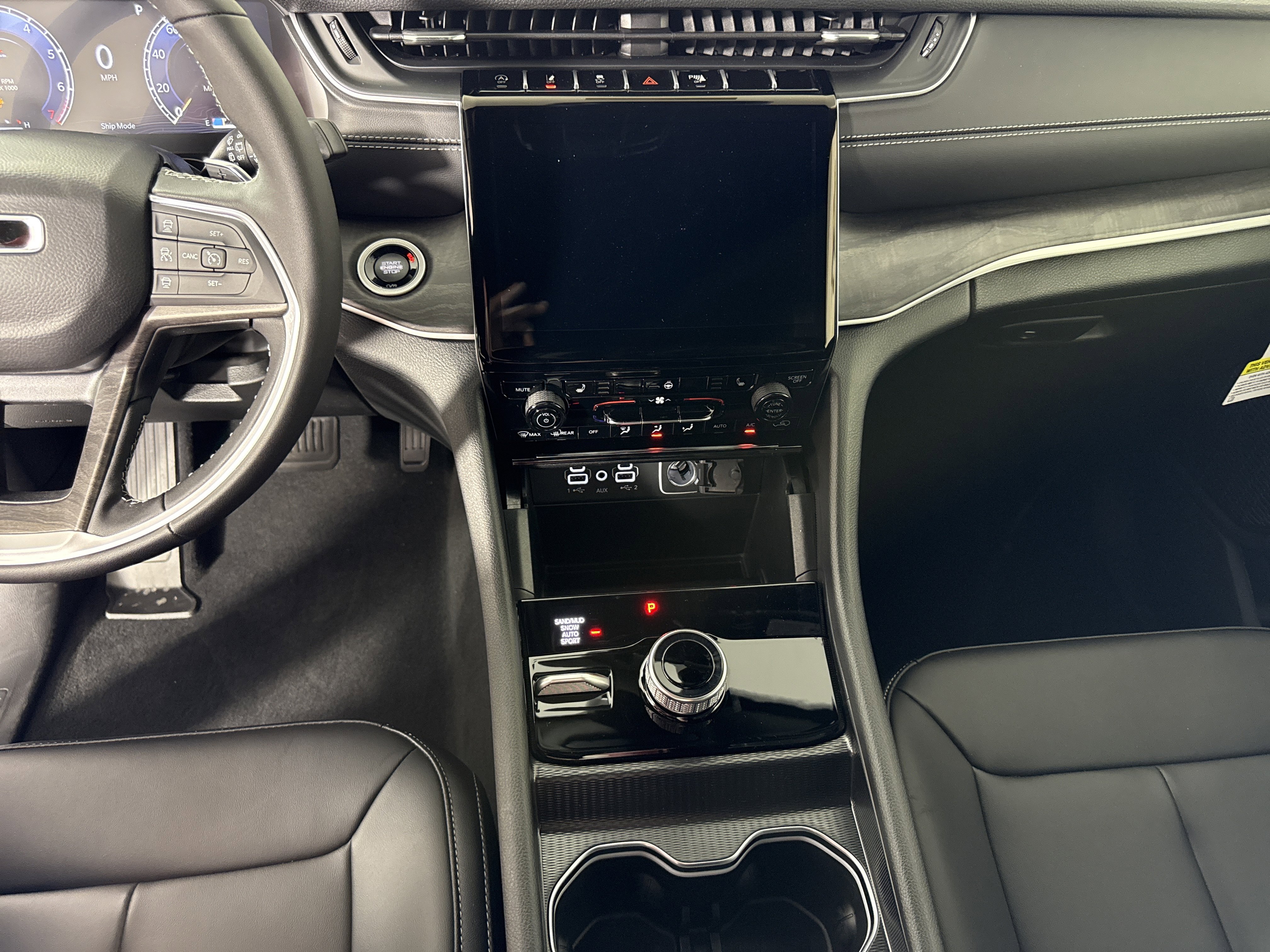 New 2025 Jeep Grand Cherokee Limited w/ Trailer Tow Package image 22