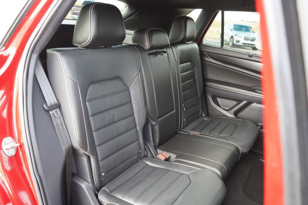 Used 2025 Volkswagen Atlas Cross Sport SEL R-Line image 24