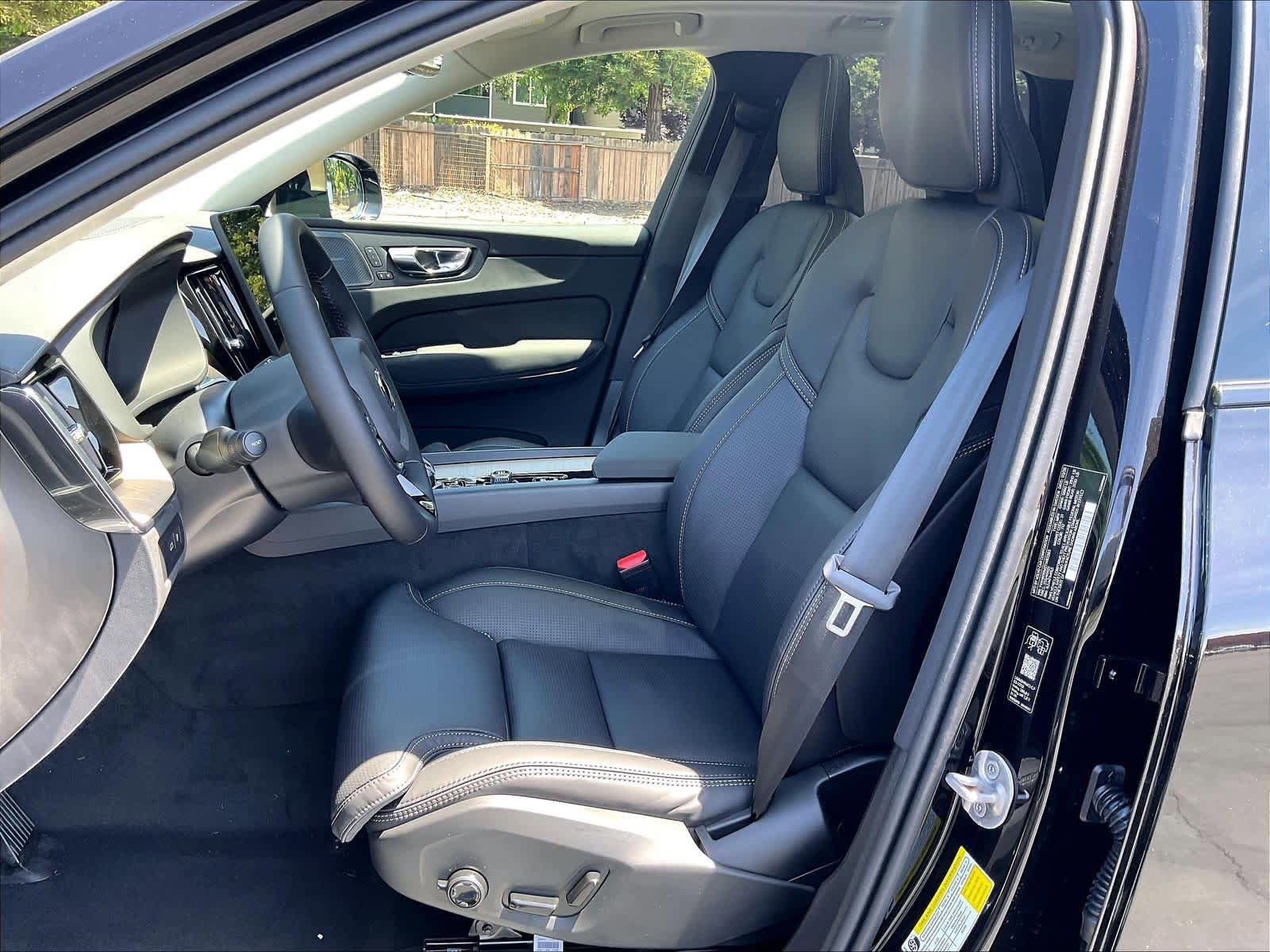 New 2026 Volvo XC60 T8 Ultra w/ Climate Package AWD/4WD image 11