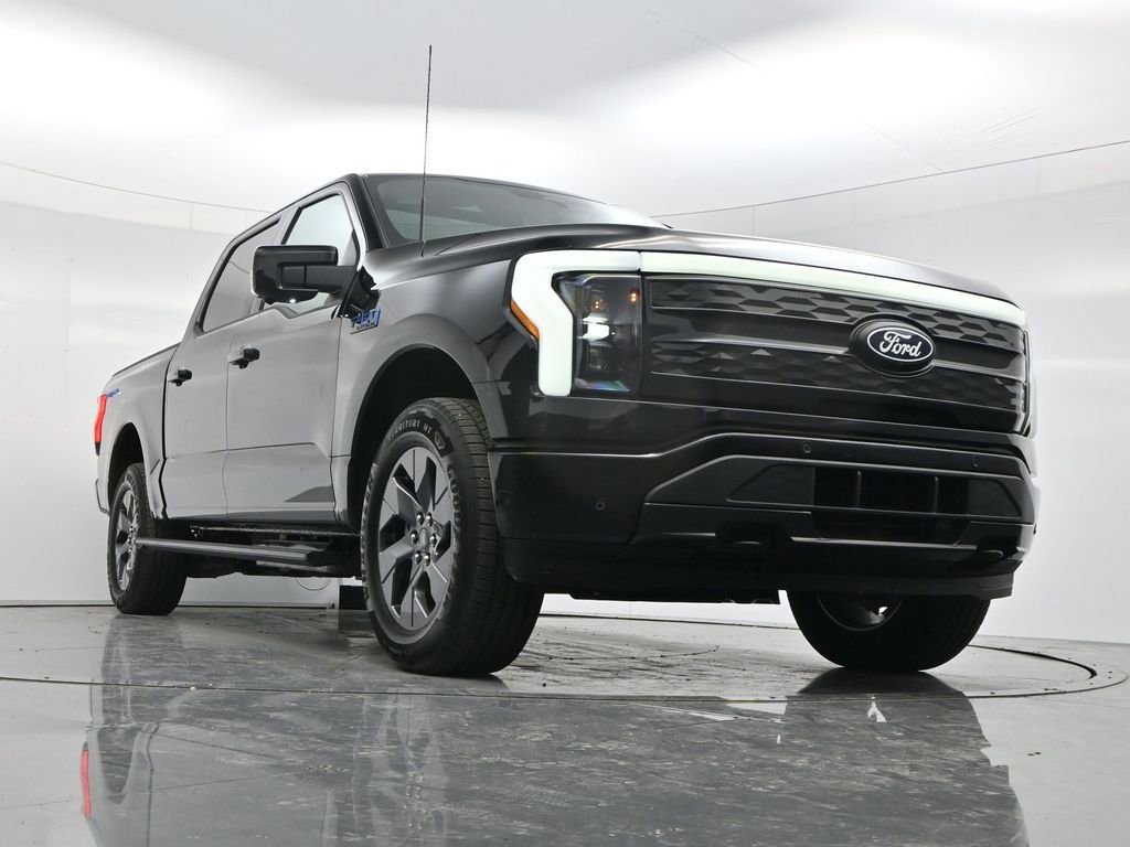 Used 2024 Ford F150 Lightning Platinum AWD/4WD image 44