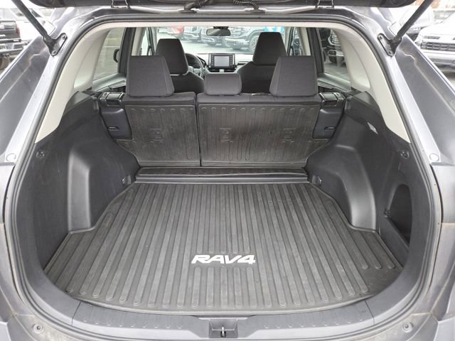 Used 2019 Toyota RAV4 LE image 21