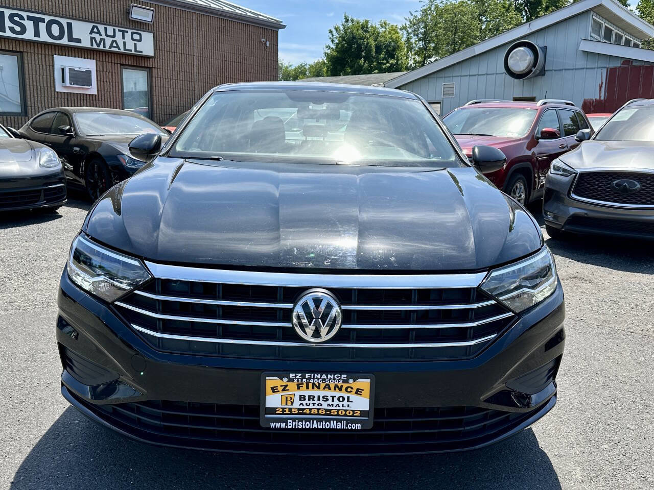 Used 2019 Volkswagen Jetta SE w/ Cold Weather Package FWD image 2