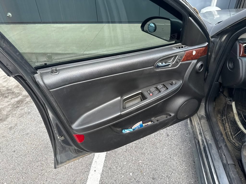 Used 2011 Chevrolet Impala LS FWD image 7