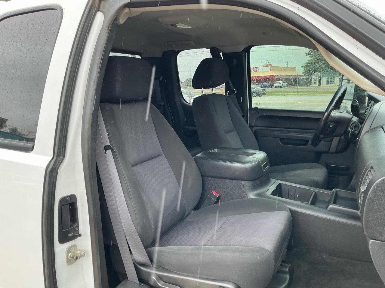 Used 2011 Chevrolet Silverado 2500 LT w/ Interior Plus Package AWD/4WD image 18