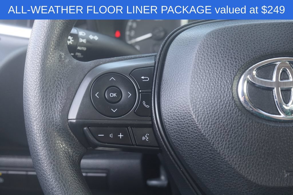 Used 2020 Toyota Corolla LE FWD image 4