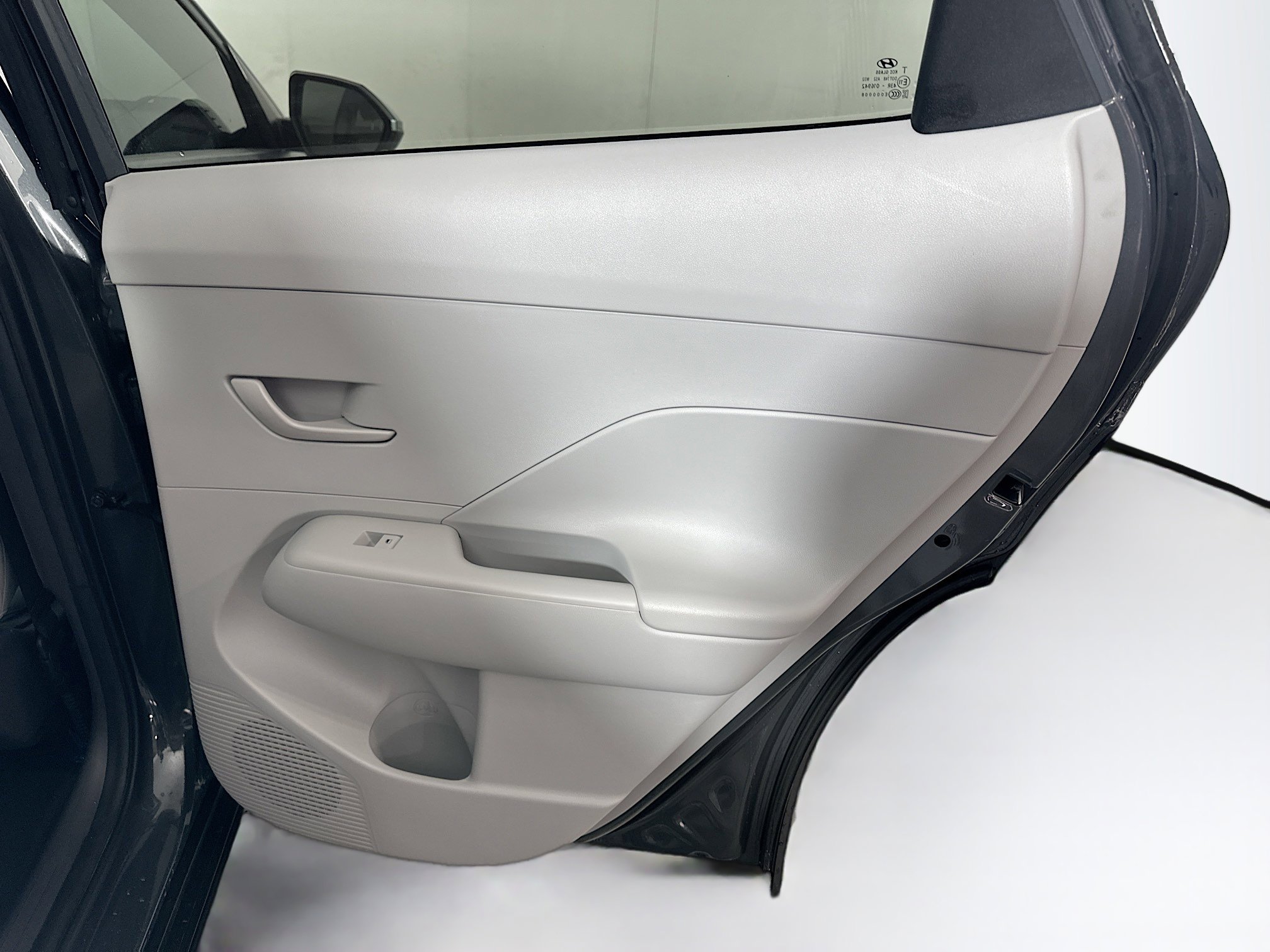 Used 2024 Hyundai Kona SE image 29