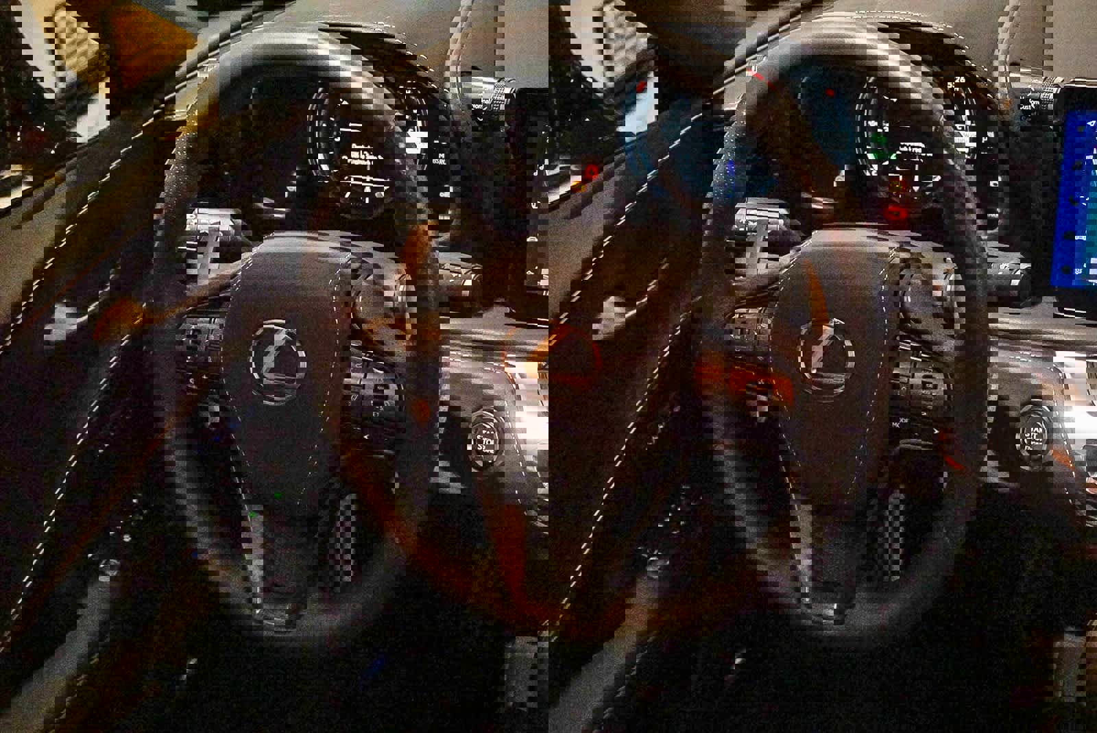 Used 2024 Lexus LC 500 Convertible image 15