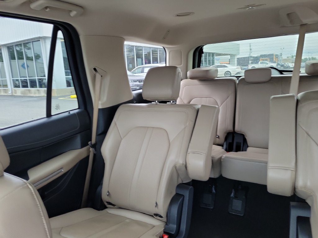 Used 2024 Ford Expedition Limited RWD image 16