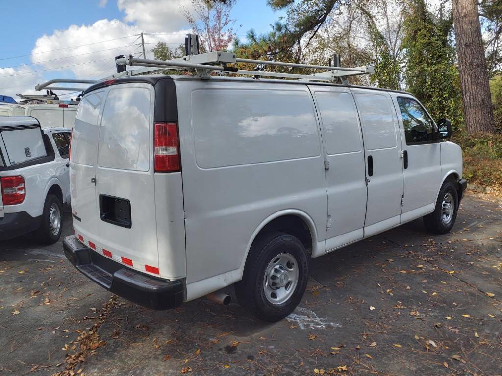 Used 2018 Chevrolet Express 2500 w/ Driver Convenience Package image 3