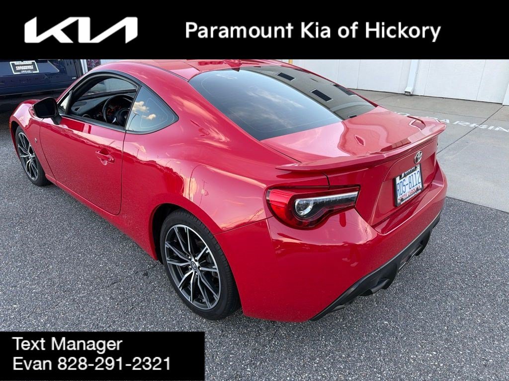 Used 2017 Toyota 86 RWD image 7