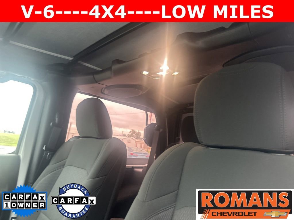Used 2023 Jeep Wrangler Sport image 17