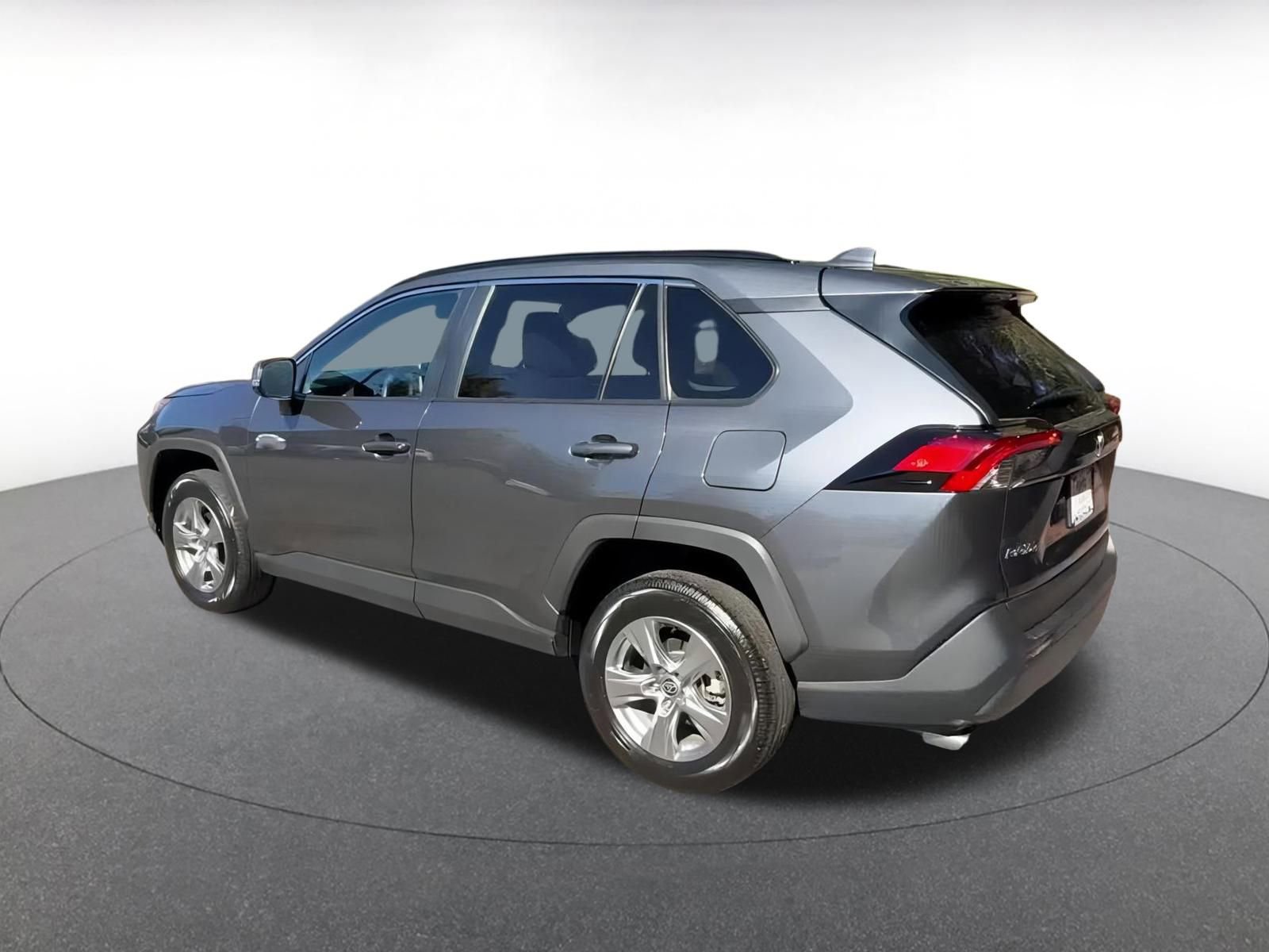 Used 2025 Toyota RAV4 XLE image 10