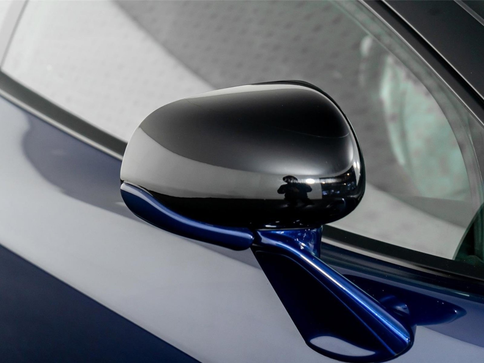 Used 2023 McLaren GT RWD image 26
