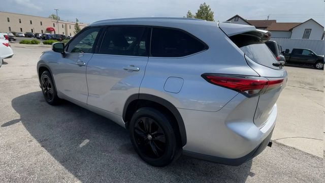 Used 2020 Toyota Highlander XLE FWD image 8