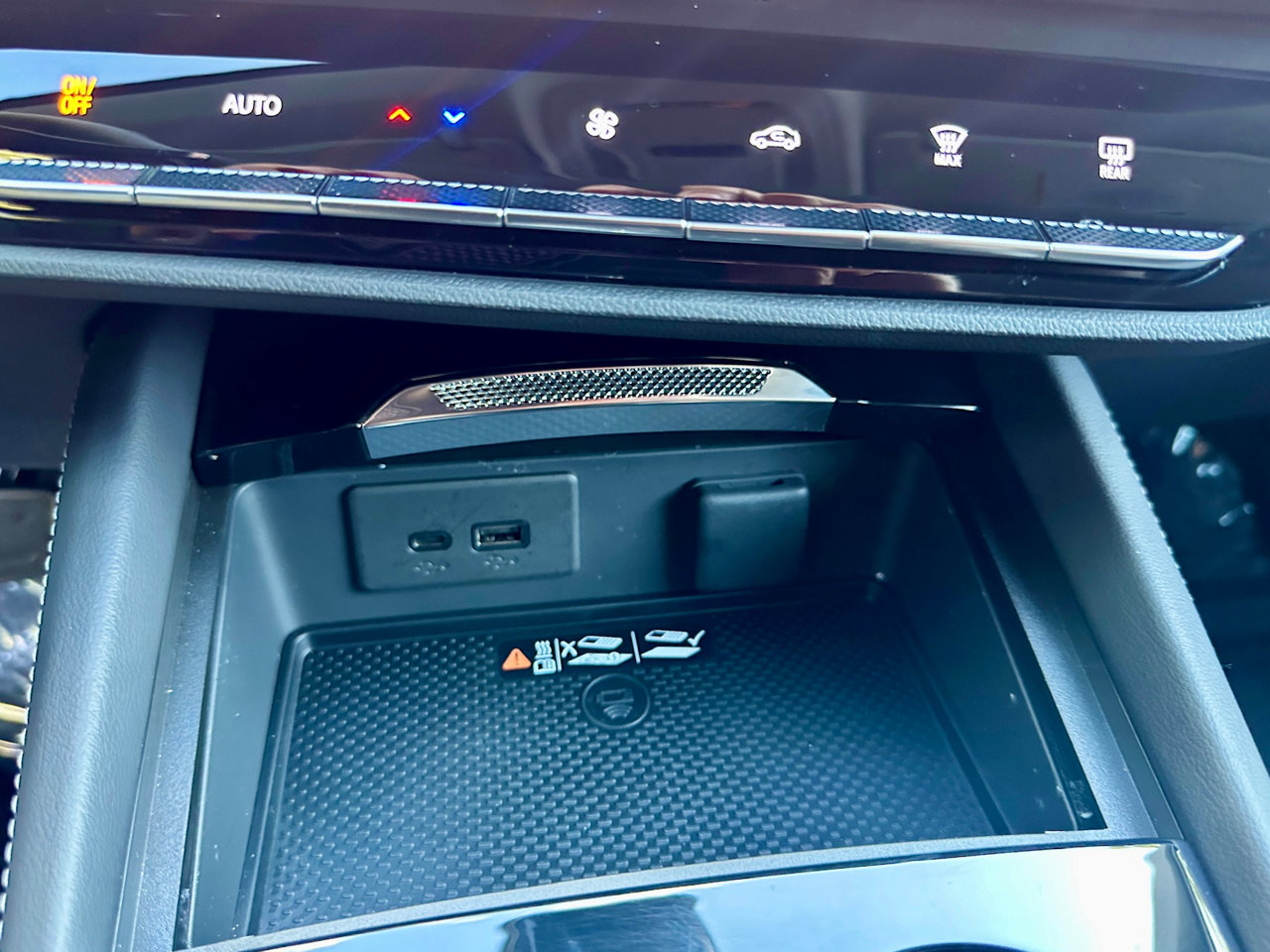 Used 2025 Buick Envision Sport Touring image 34