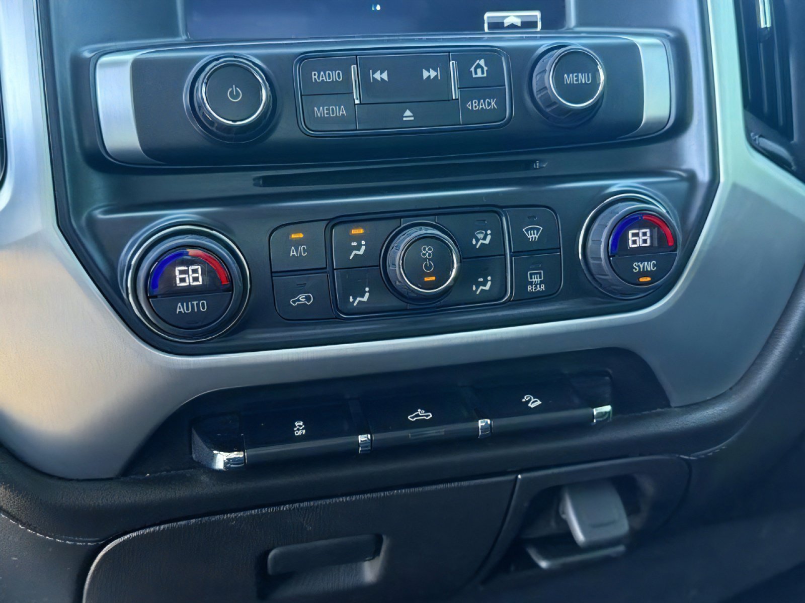 Used 2018 GMC Sierra 1500 SLE w/ SLE Fleet Preferred Package AWD/4WD image 21