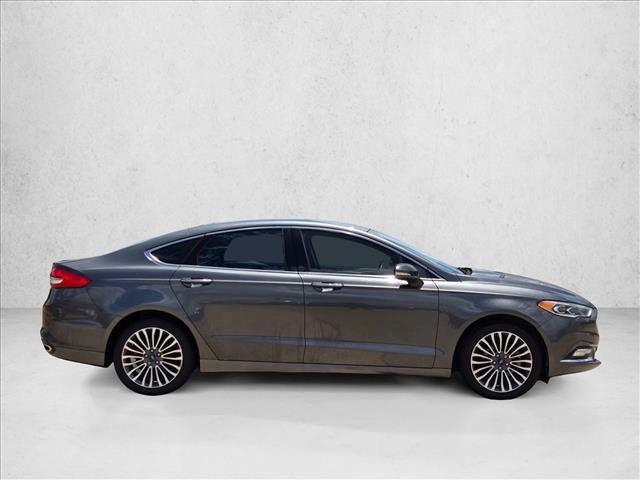 Used 2017 Ford Fusion SE w/ Fusion SE Technology Package FWD image 4