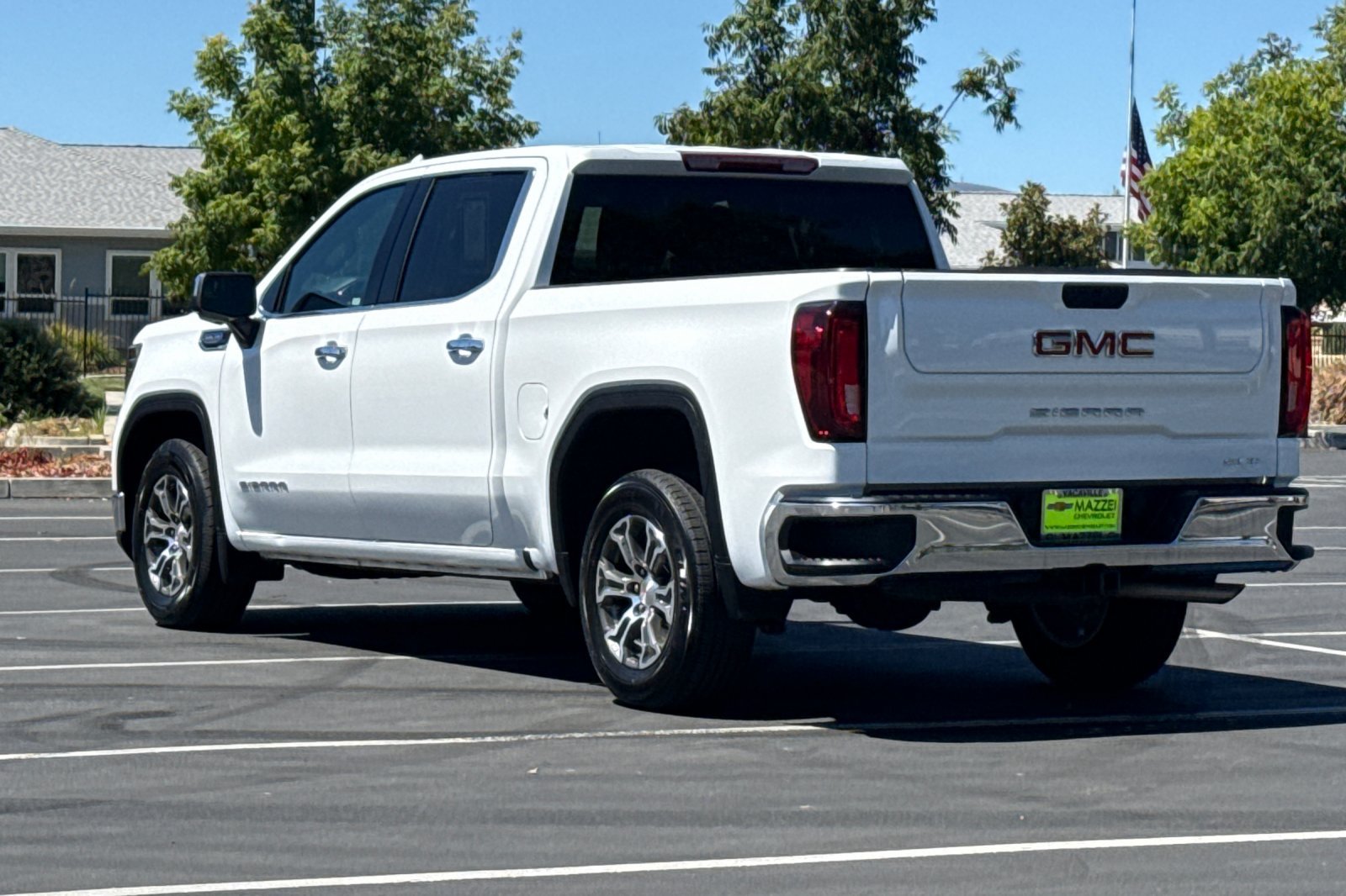 Used 2025 GMC Sierra 1500 SLT RWD image 3