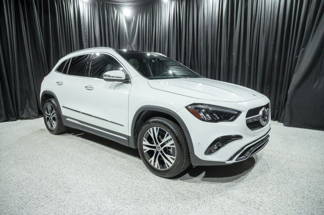 Certified 2025 Mercedes-Benz GLA 250 4MATIC image 3