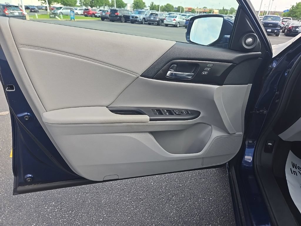Used 2015 Honda Accord EX-L image 19